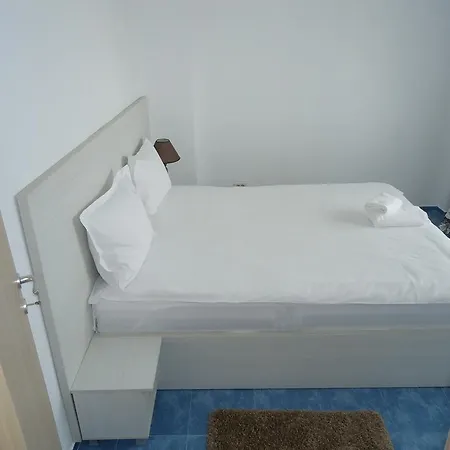 Appartement Nova 2 *